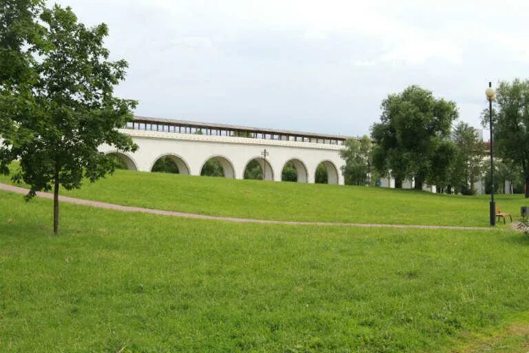 Ростокинский акведук как называли в народе. Парк ростокинский акведук москва. миллионный мост ростокинский акведук. ростокинский акведук медведи 2025. акведук алексеевский район.