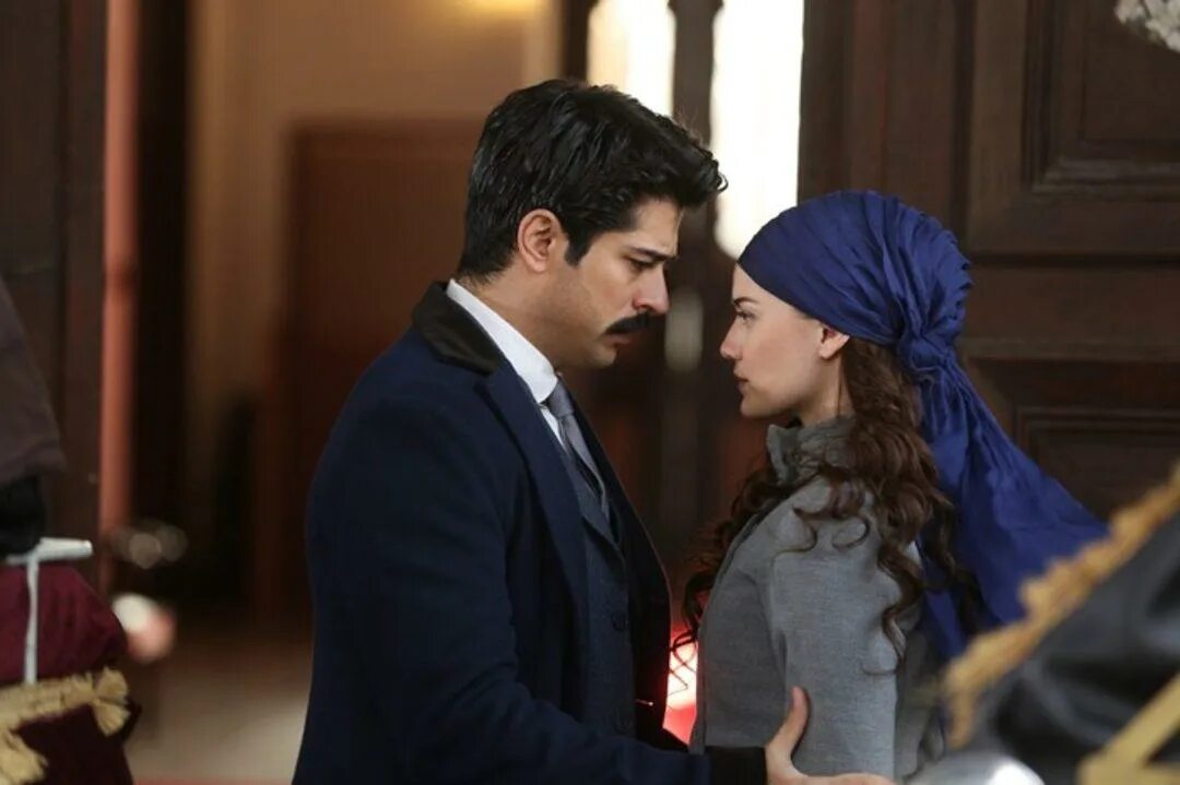 Кямран королек птичка певчая 2013. Фериде птичка певчая. Королек птичка певчая 26 на русском. Королёк птичка певчая сериал 2013. Королёк птичка певчая сериал 2013.