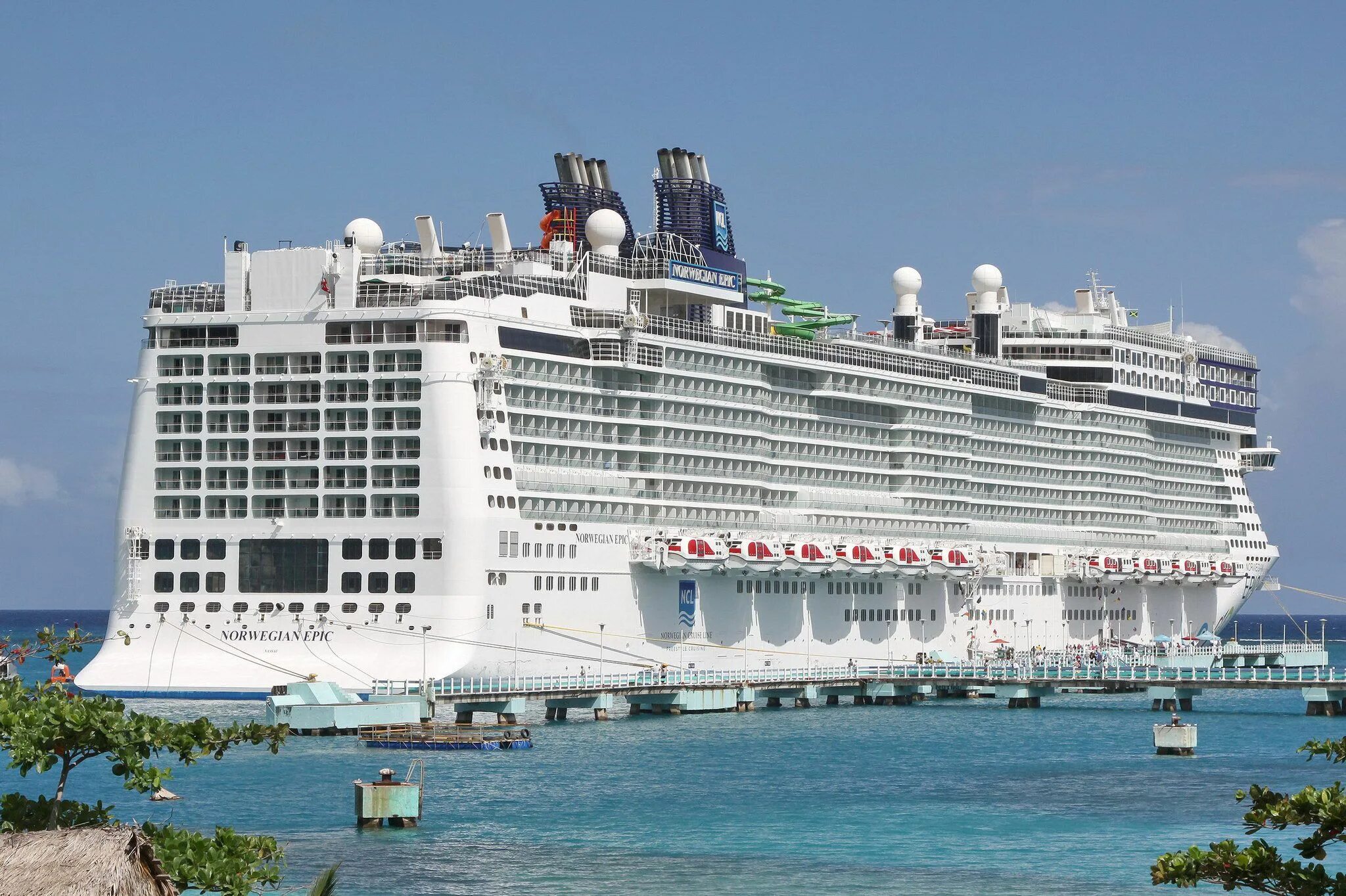 Лайнер норвегия эпик. Epic лайнер. Норвегиан эпик лайнер. Норвегиан эпик лайнер круизный. Epic круизное судно.
