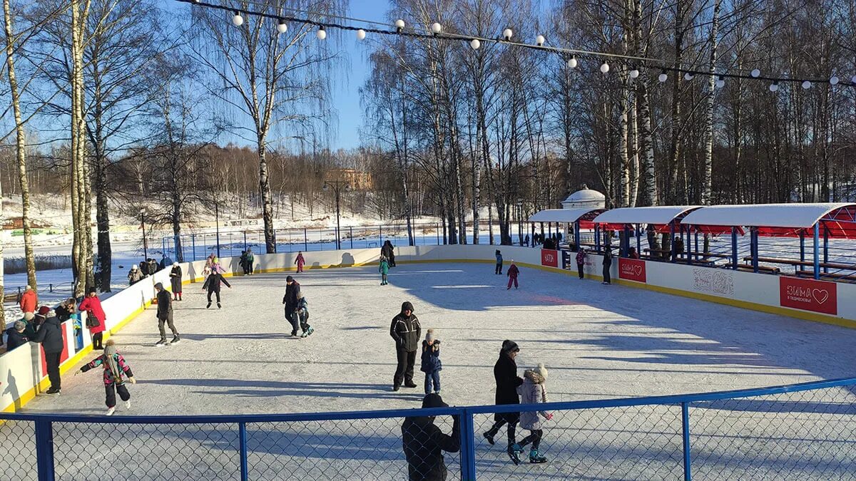 Каток дубки сестрорецк. Парк дубки москва каток. Каток дубки тимирязевская. Каток в сестрорецком парке. Каток в сестрорецком парке.
