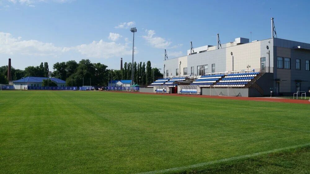 стадион чайка воронеж до реконструкции. стадион чайка воронеж реконструкция. чайка воронеж. воронеж краснознаменная 101 стадион чайка. футбольное поле в воронеже чайка.