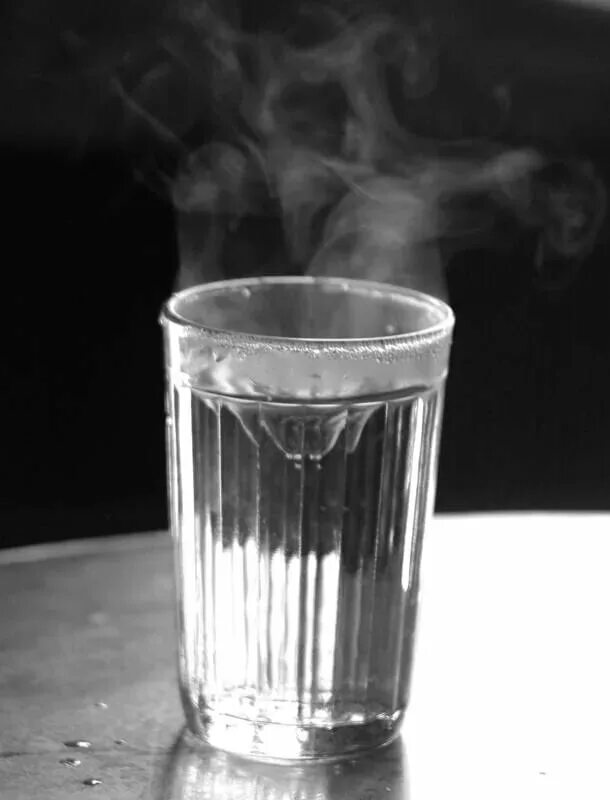 Настой из одуванчиков. 2 стакана этого питья в день помогут похудеть и снизить сахар в крови!. Кипятком 2 стакана затем. Приготовление сахарного сиропа. Закипевшая вода в кастрюле.