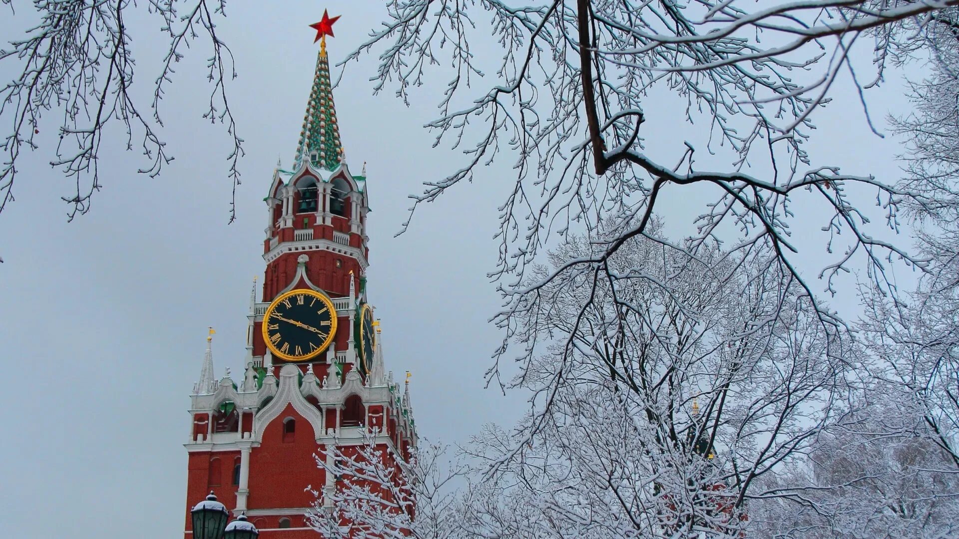 Кремль разговор. Спасская башня кремля. спасская башня кремля зимой. часы спасская башня московского кремля. кремлёвские звёзды московский кремль.