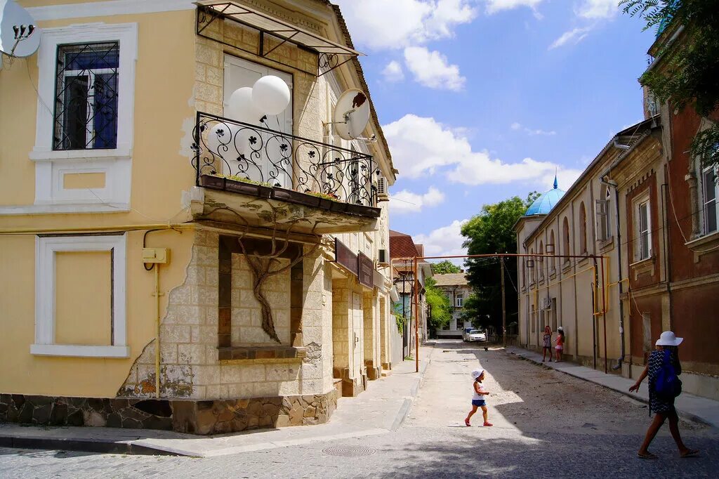 Окрестности евпатории. Евпатория город. Евпатория Старая часть города. Евпатория достопримечательности. Евпатория квартал старый город.