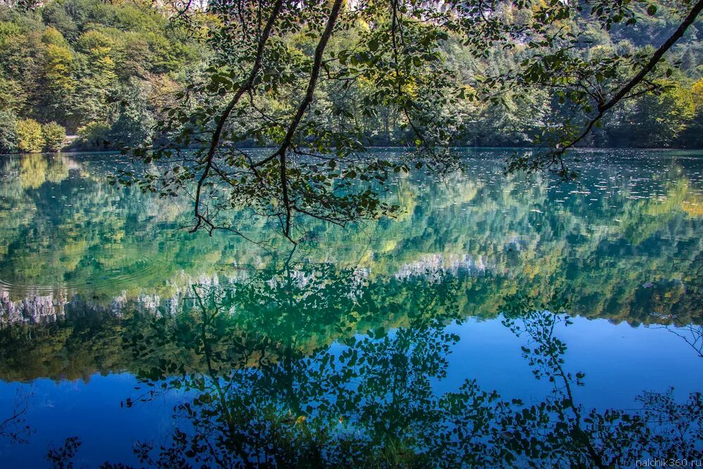 Синее озеро краткое содержание. Голубое озеро» (Blue Lake). Голубые озёра Кабардино-Балкария. Голубые озера Ставропольский край. Голубое (озеро-Родник).