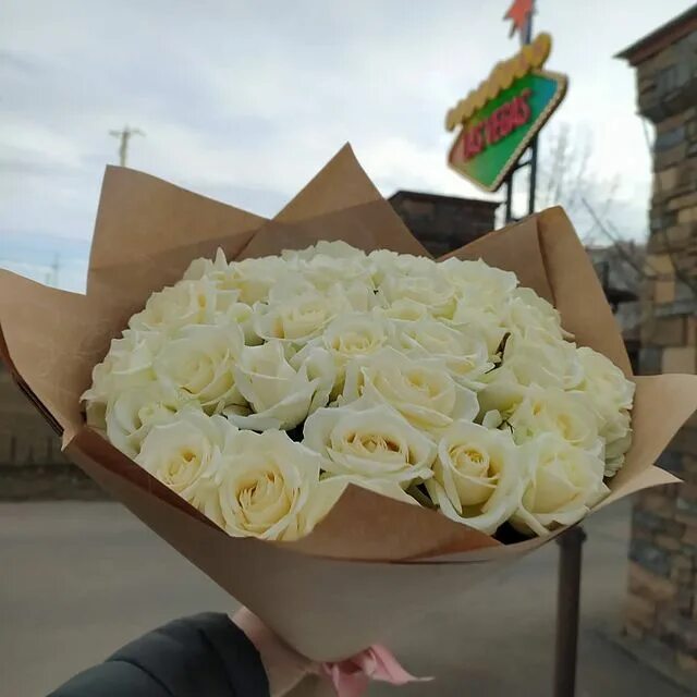 Букет роз ставрополь. Букет на 33 года. Роза эквадор 60 см. Букет для лизочки. Букет роз ставрополь.