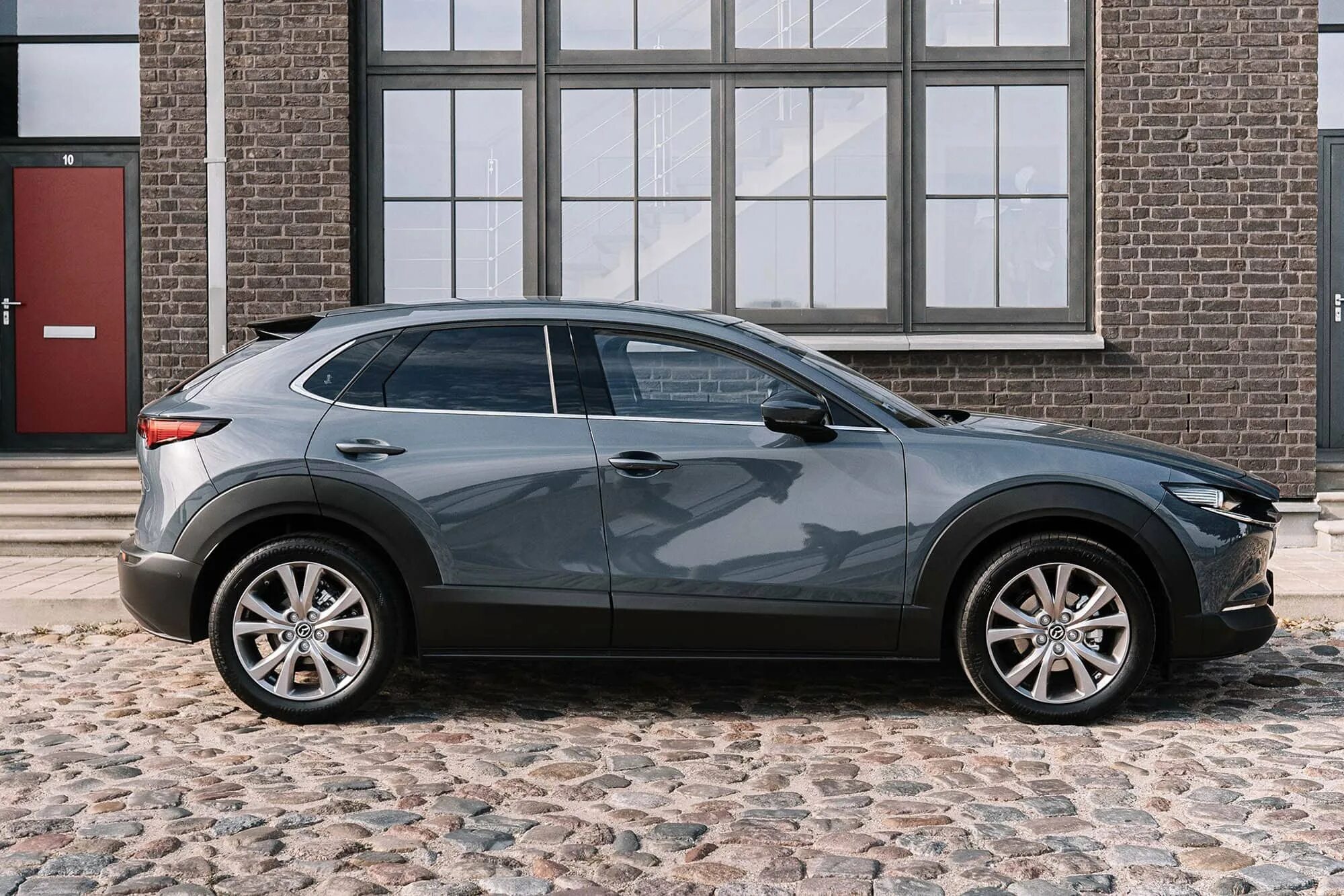 Мазда cx30. Mazda CX-30. Мазда cx30 и cx5. Мазда ЦХ 60.