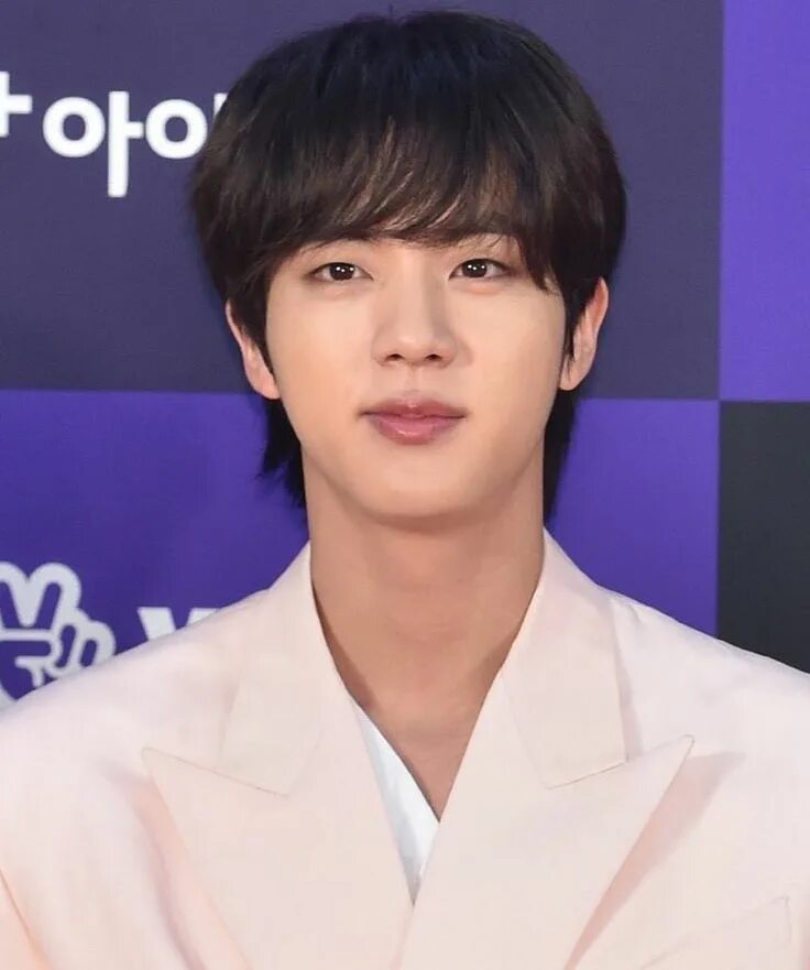 Jin bts. Сокджин 2022. Джин бтс 2022. Корейские парни. Jin 2022.