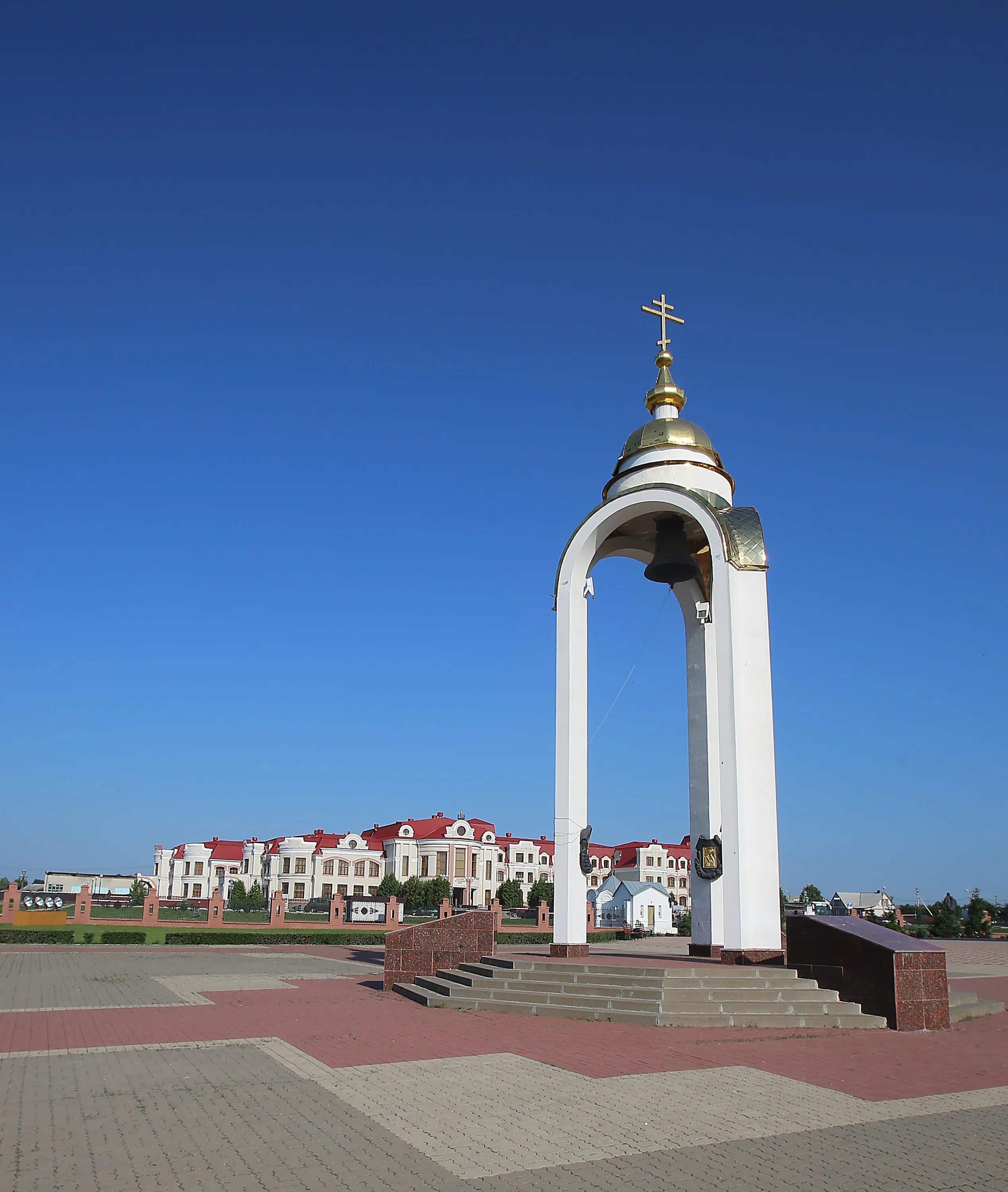 Белгородская область телефон. Колокол единения трёх братских народов. колокол единения прохоровка. колокол единения на прохоровском поле. колокол единения трёх братских народов белгородская область.