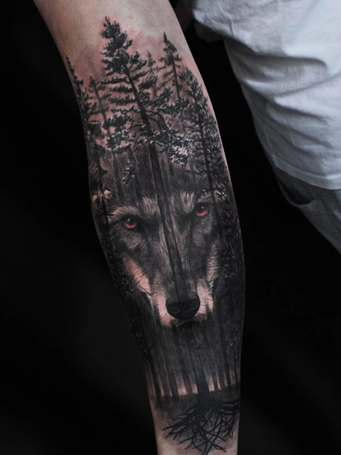 волк лес рука тату. волк лес рука тату. тату волка на руке. тату волк. тату волк в лесу.