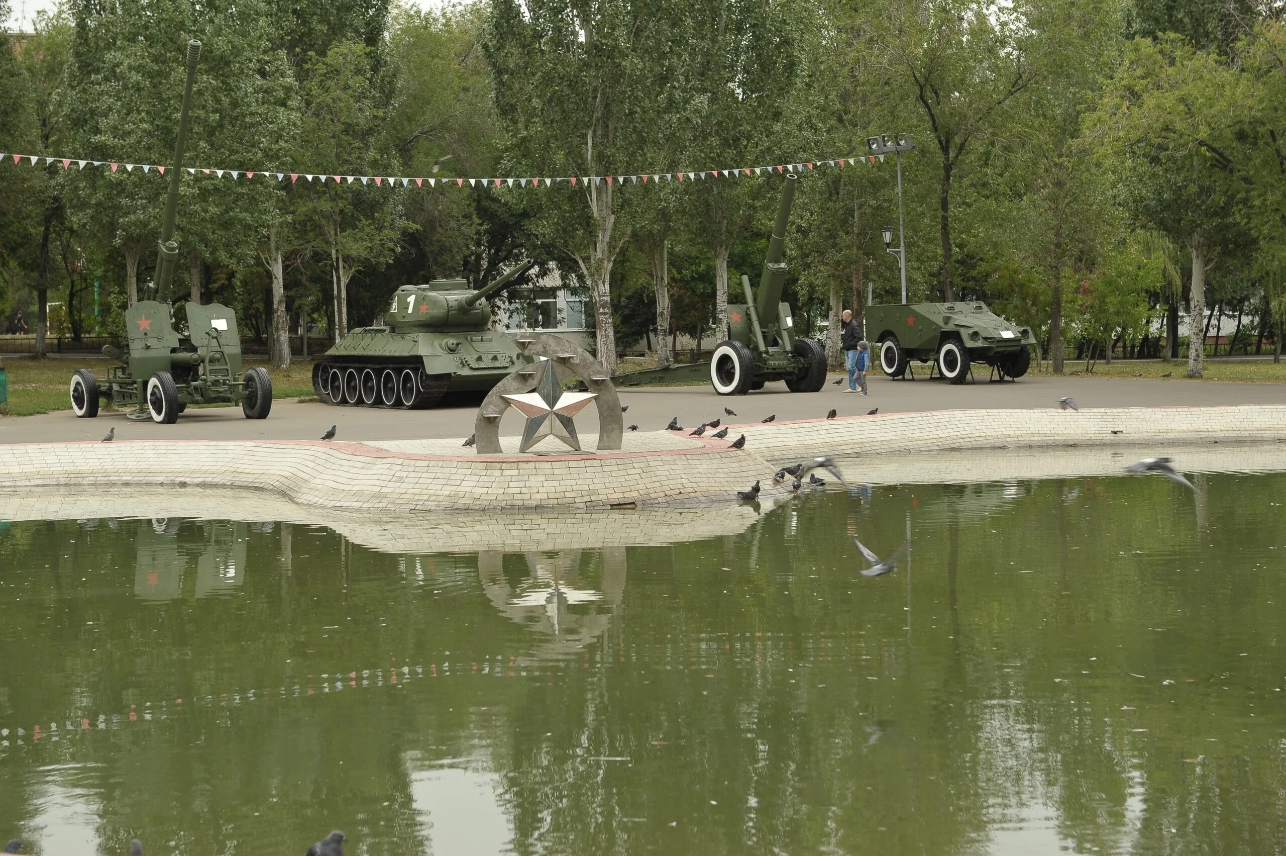 Парк Гагарина Самара Военная техника. Парк Гагарина Куйбышев Военная техника. Самара парк у Волги. Танки в парке Гагарина Самара. Масленица в парке гагарина самара 2024