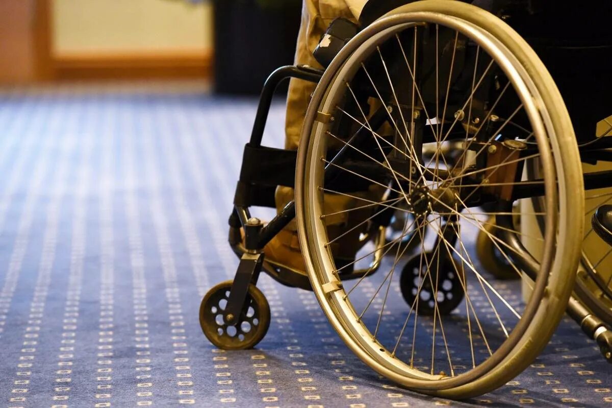 Упростили инвалидность. Протез или коляска. Россия протезы коляски прогулочные. Инфографика инвалиды психи. Ест инвалидов пассажиров.