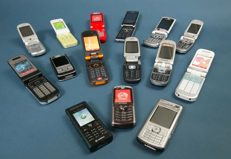 Заводской 3 телефон. Мобильники 3 поколения. Пятнадцать телефонов. Мобильные телефоны 3его поколения. Телефон 03.