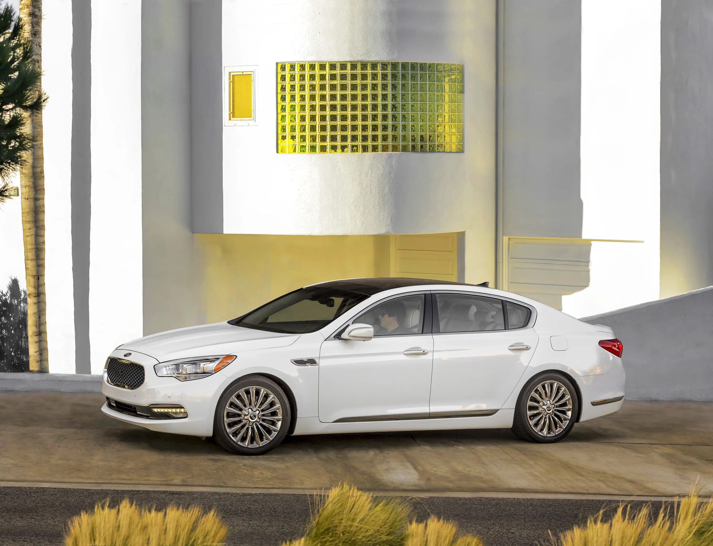 Kia Quoris 900. Kia k900 2016. Седан Kia k900. Kia Quoris k900.