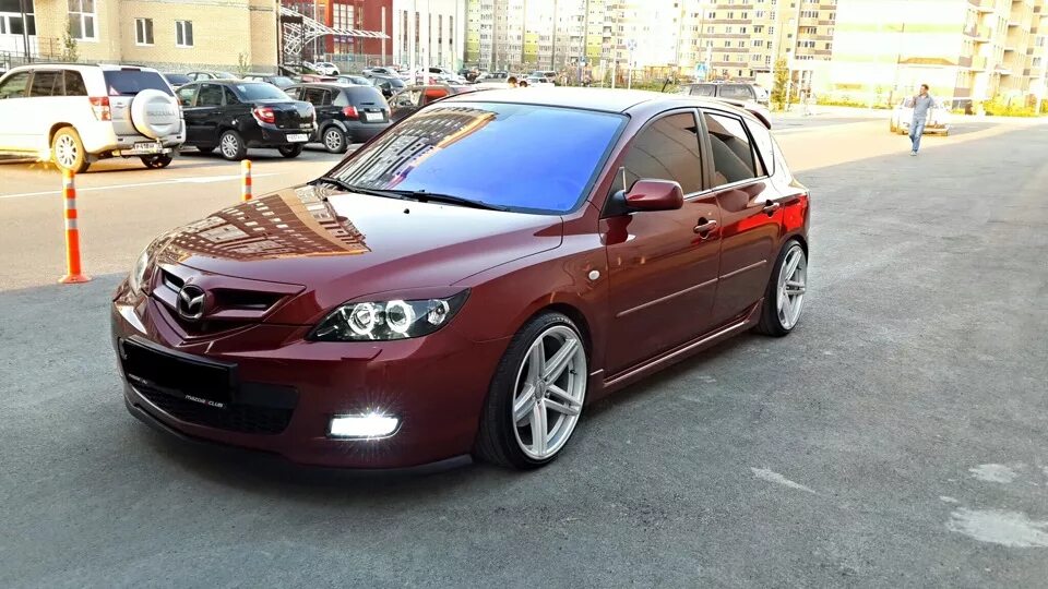 Какие диски мазда 3 бк. Мазда 3 вишневая. мазда 3 2006 вишневая. мазда 3 бк р17. мазда 6 gg темно вишневая.