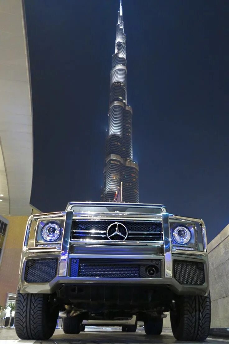 Гелик в дубае. Mercedes Benz g63 Dubai Anniversary. Дубай Mercedes Benz Дубай Mercedes Benz. Гелендваген Бурж Халифа Дубаи. Mercedes g class Dubai.