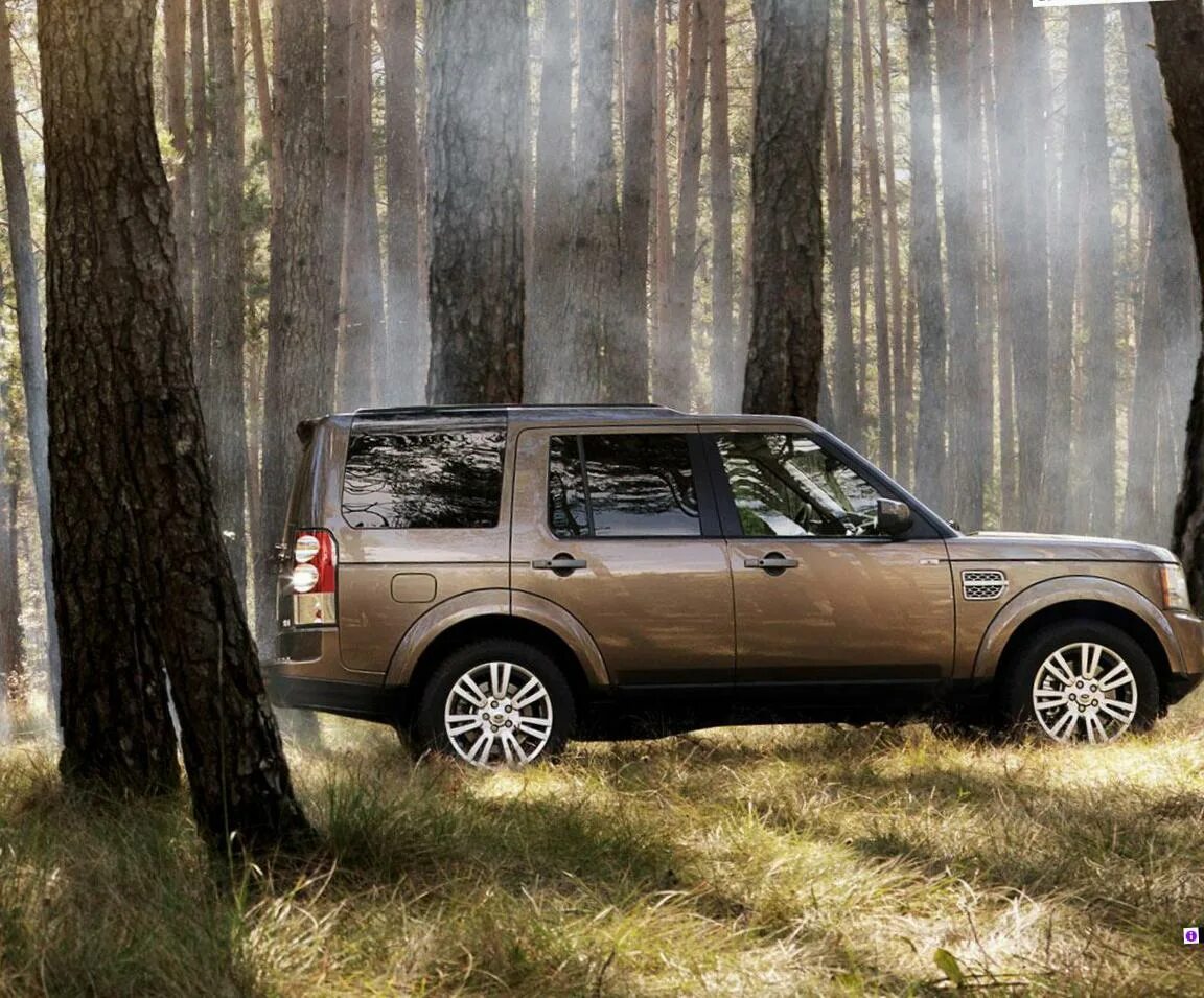 Где дискавери. Ленд ровер дискавери 4. land rover discovery 4 2009. ленд ровер дискавери 2015. ленд ровер дискавери 4 2015 года.