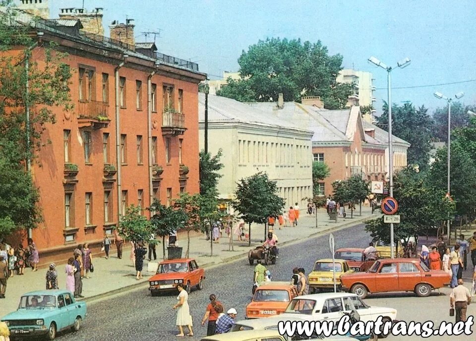 Ул советская фото. Барановичи СССР. Старые советские улицы. Советский Союз улицы. Маленький город СССР.