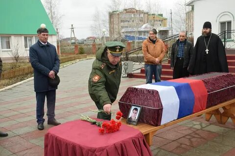 Участники похорон