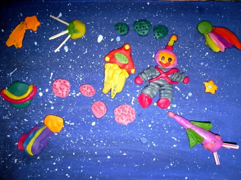 Поделки на тему космос. Лепка космос. Космические поделки для детского сада. Поделка ко Дню космонавтики в детский сад.