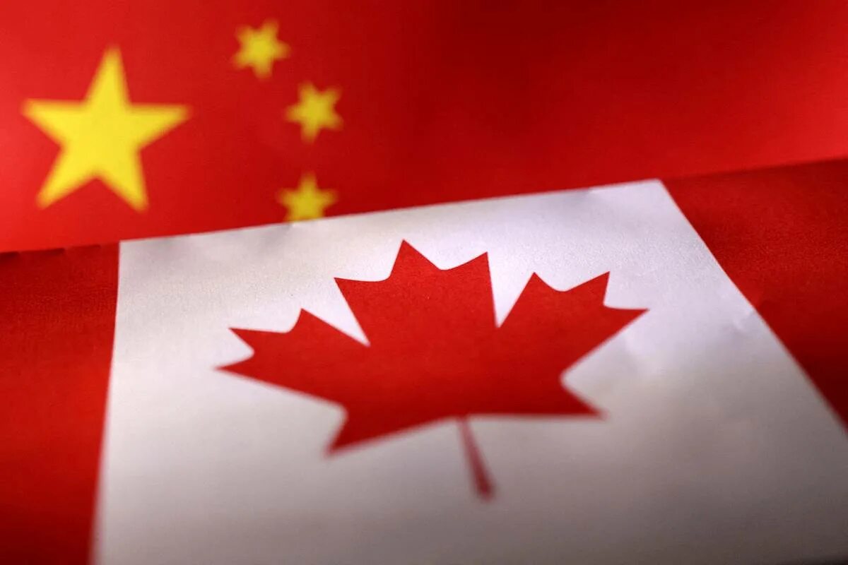 Площадь канады больше китая. Канада и Китай. Канада, государство. Флаг Канады фото. Китай против США.