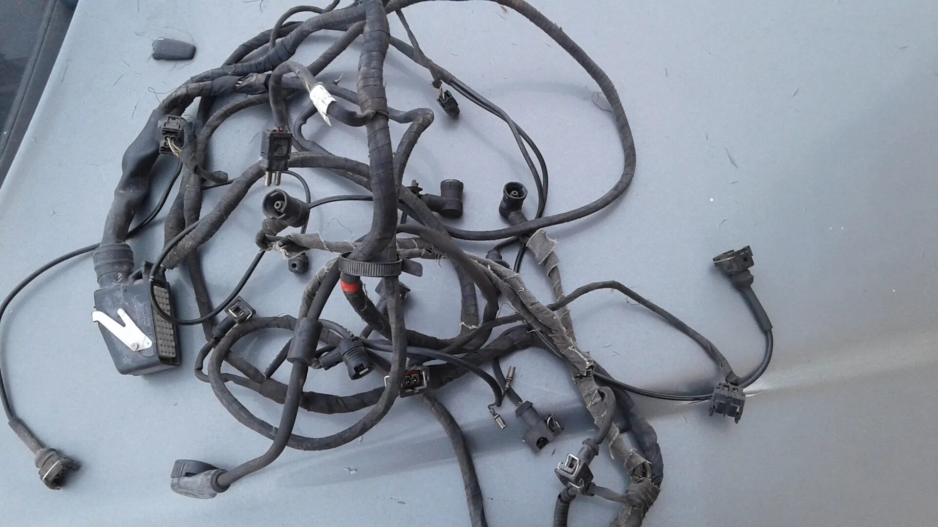 проводка люка w124. подкапотная проводка мерседес 190. W124 провода. мерседес 202. проводка 124.