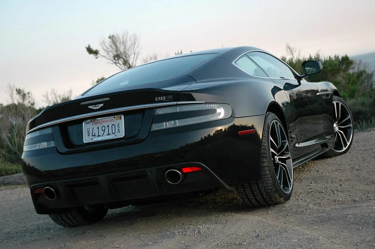 Aston martin dbs 2010. Porsche cayman s black edition. Black edition надпись. Про блэк эдишн. Black edition.