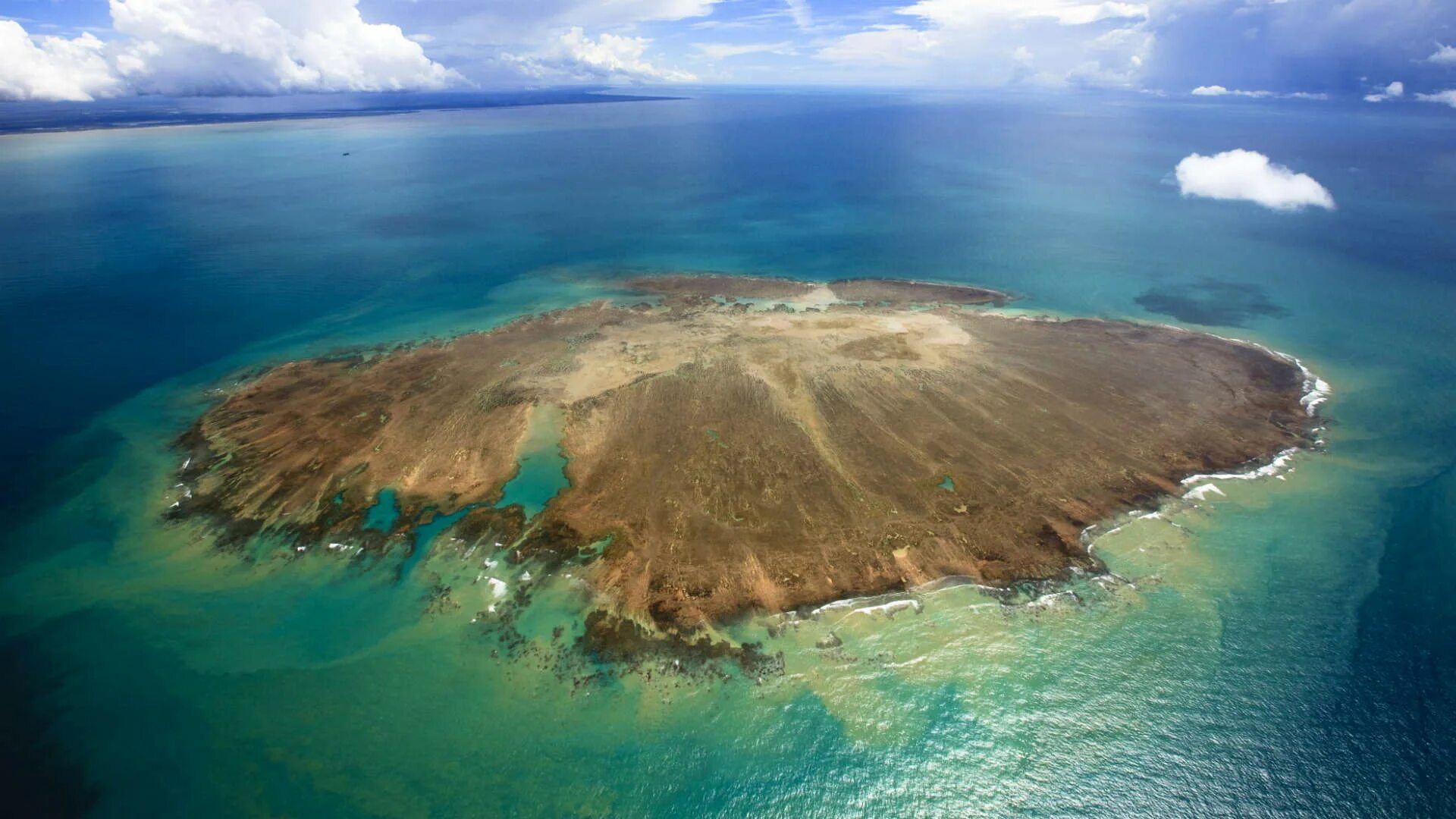 Архипелаги Бразилии. Бразилия Баия природа. Острова Аброльос. Острова и море.