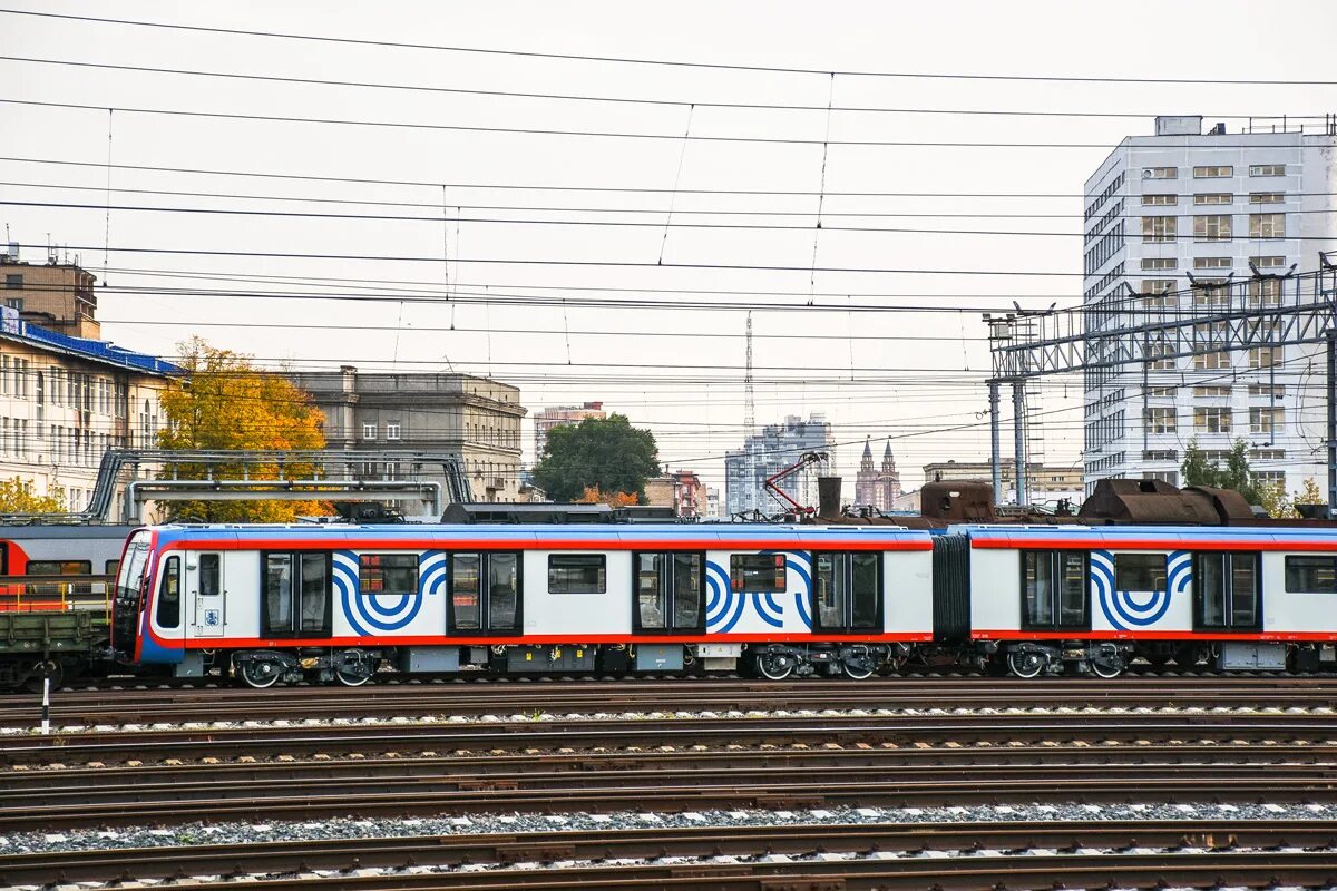 Вагон 81 775. Вагон метро 81-775/776/777. Вагон 81 775. Метро 81-775/776/777 москва. 81-775 москва 2020 на арбатско-покровской линии.