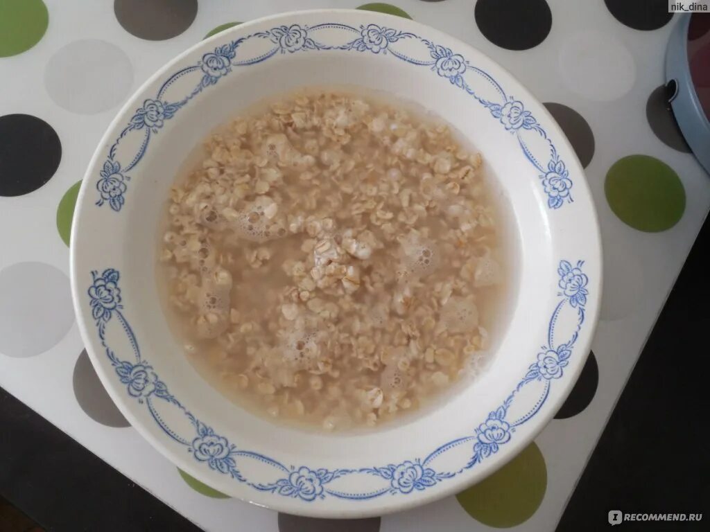 Рецепт овсяных хлопьев на воде. Каша овсяная Геркулес на воде. Вареная геркулесовая каша. Геркулесовая каша на воде. Приготовить геркулесовую кашу.