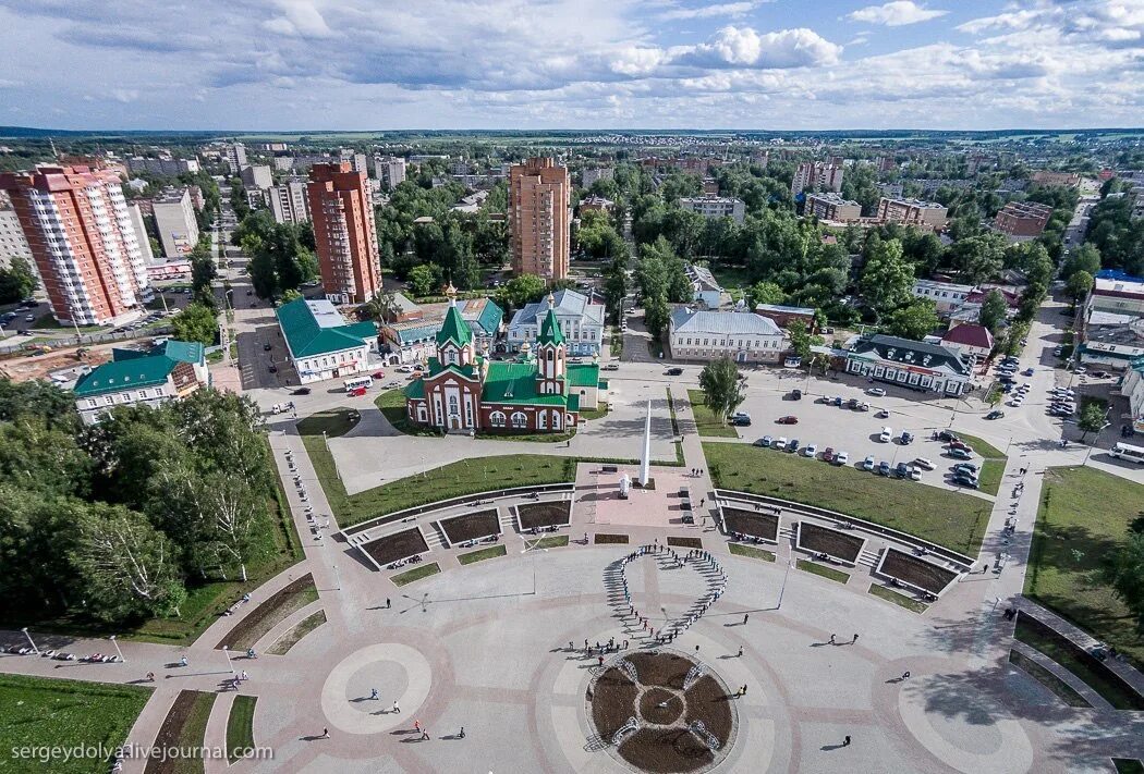 Глазов найдено. Площадь свободы глазов. площадь город глазов. город глазов удмуртская республика. площадь свободы глазов сверху.