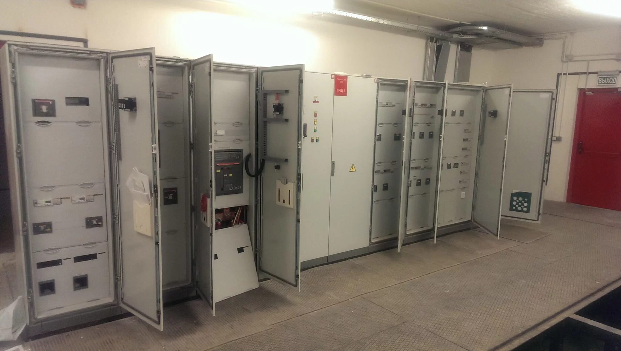 Хранение материалов в электрощитовых. Система электроснабжения. Visage где электрощитовая. Распределительный щит грщ-1. Электрощитовая грщ.