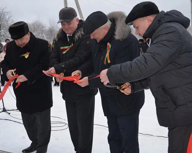 Погода в дмитриевке новоузенском районе. Новоузенск Дмитриевка. Дмитриевка татарский район. Освобождение старого Оскола. Новый ФАП В селе Демино Неверкинского района.