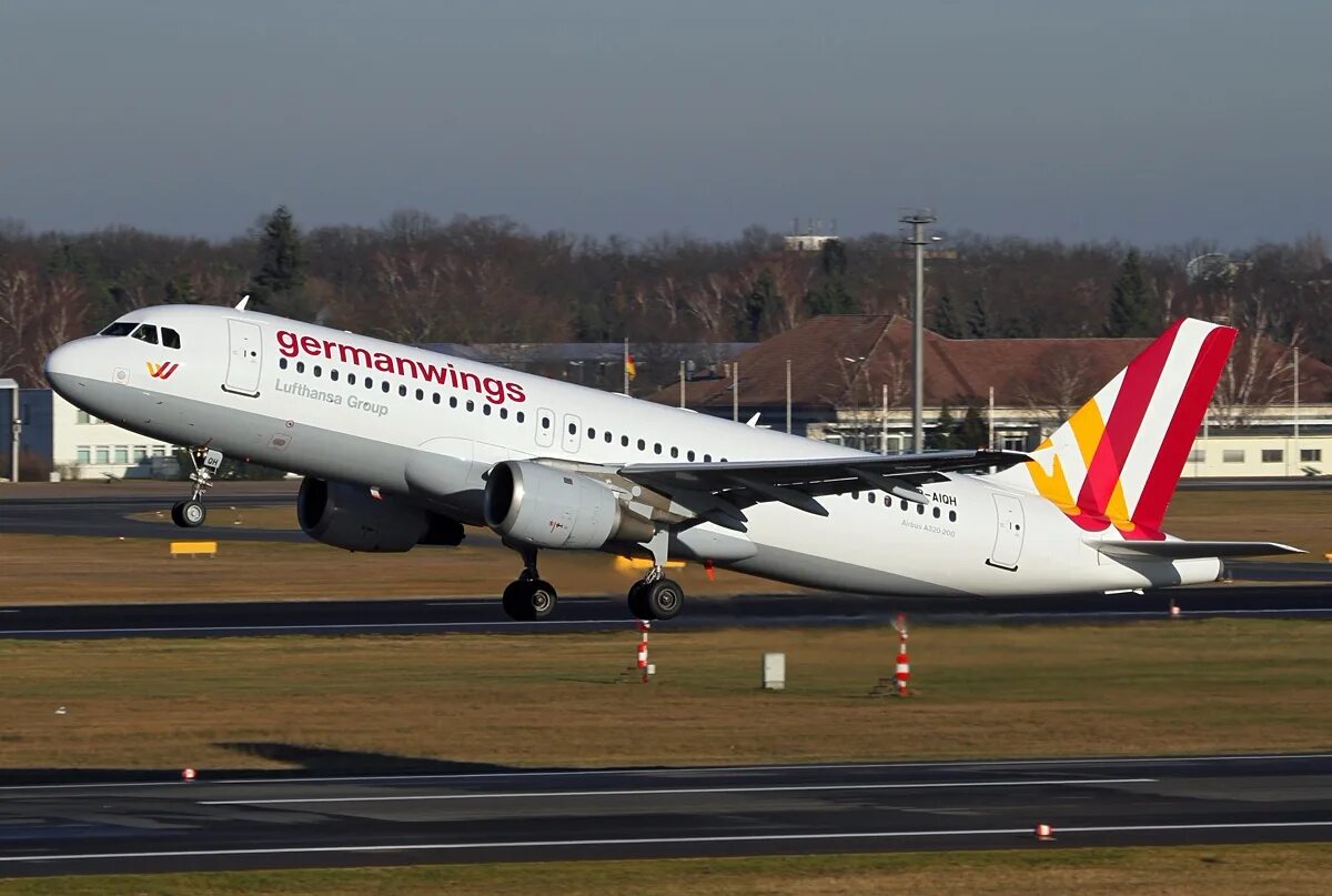 Четвертый рейс. Авиакатастрофа Germanwings Airbus a320. Germanwings Airbus a320-211 крушение. Airbus a320 рейс 9525.