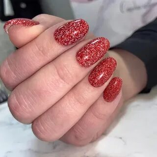 Красный светоотражающий ногти