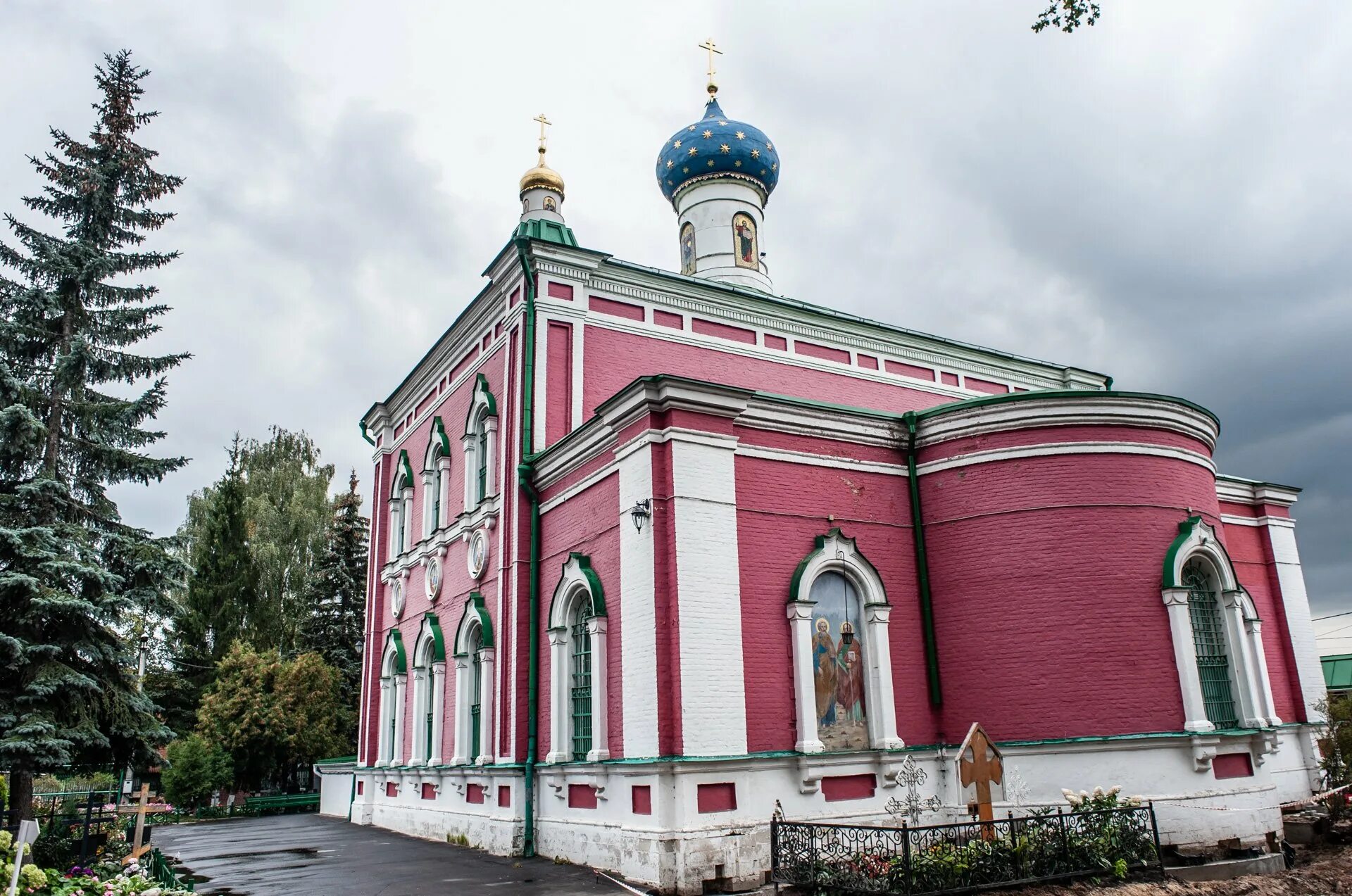 Трубецкой никольское. Храм Рождества Богородицы в Балашихе. Храм Рождества Пресвятой Богородицы Балашиха. Храм Рождества Богородицы (Никольское-Трубецкое). Храм Никольско Трубецкое Балашиха.