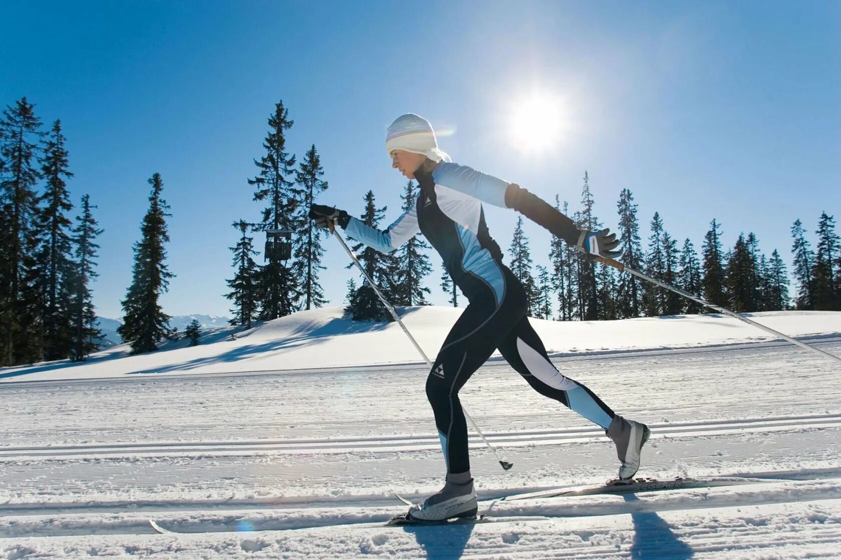 Классический стиль лыжи. Бег на лыжах. Лыжники. Лыжи классика. Skiing 3 формы