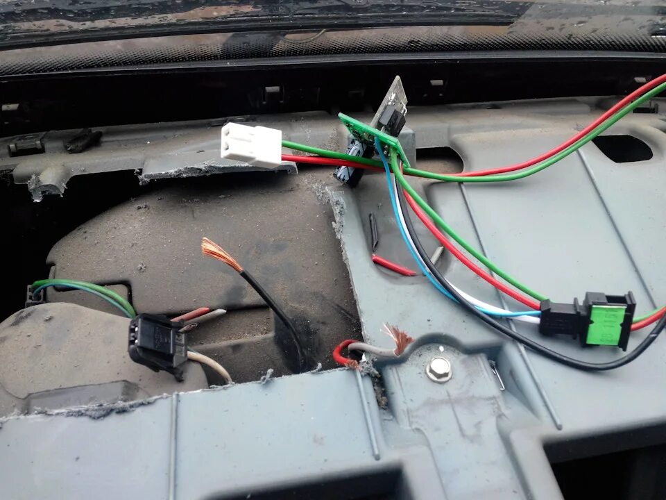 Реле печки газ 31105. Где находится реле отопителя газель. Где находится реле отопителя газель. Реле печки газ 31105. Реле вентилятора отопителя волга 31105.