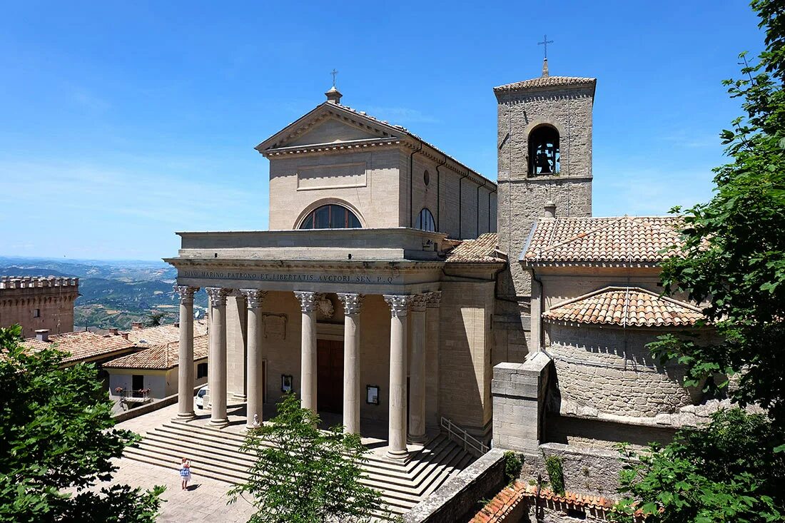Сан марино 2. Базилика Сан-Марино Сан-Марино. Базилика Святого Сан Марино. Церковь Сан Франческо Сан Марино. Базилика Санто-Пьеве.