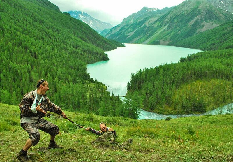 Сколько времени на алтае сейчас. Белуха Катунь Алтай поход. Калычак горный Алтай. Развлечения на Алтае летом. Поход со Светозаром Алтай 2014.