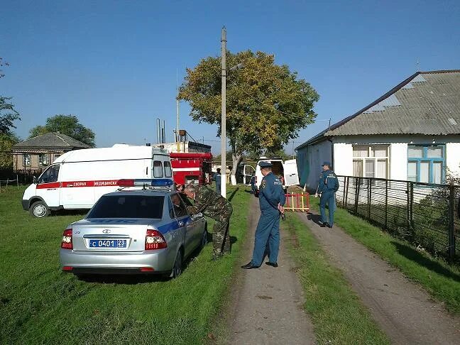 Погода в новопокровской новопокровского района краснодарского края. Авария в ст Новопокровской. Авария в Новопокровском районе 28 08 2012. Новопокровское Краснодарский край взрыв. Самса в Новопокровской Краснодарского края.