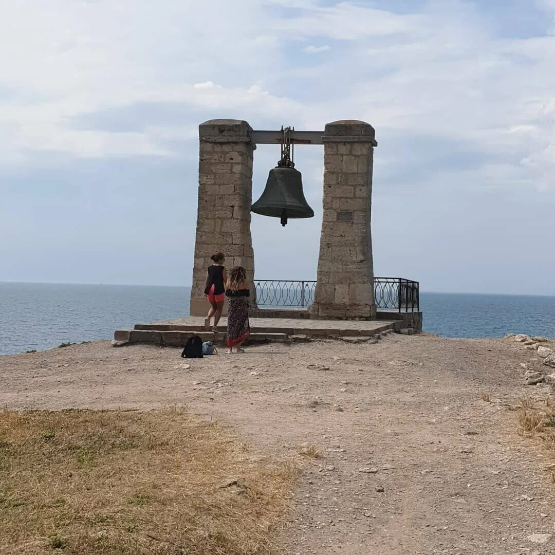 Знак тамань. Тамань Краснодарский край. Тамань достопримечательности. Маркитанское озеро в Тамани. Таманский полуостров достопримечательности.