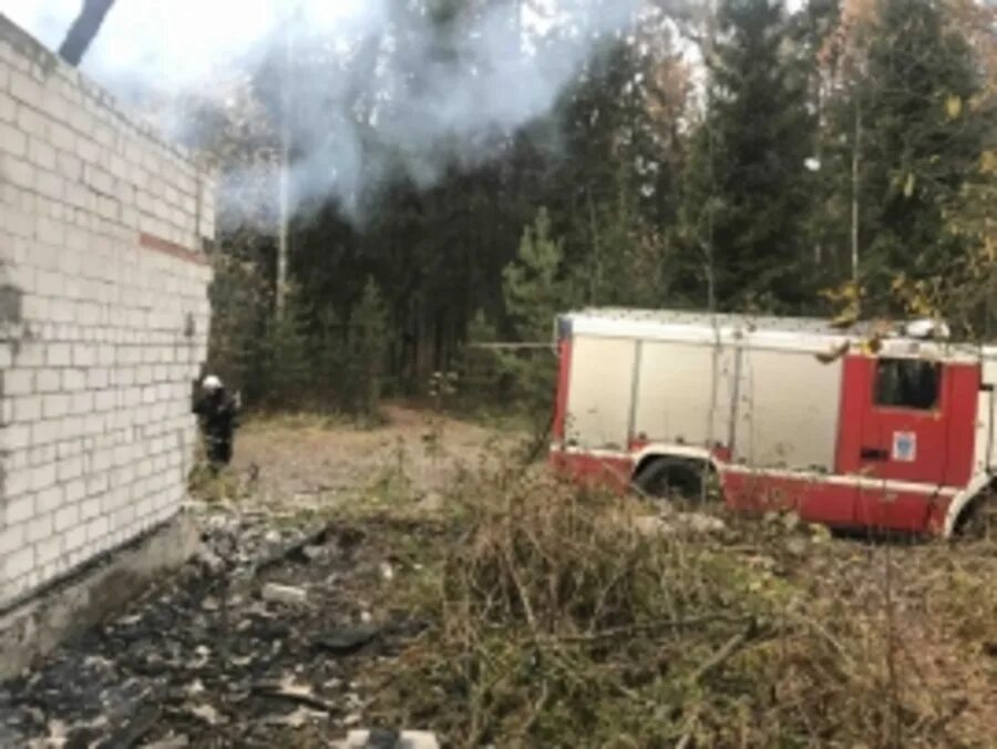 Пожар в володарском районе брянска. Пожар в брянске сегодня в володарском районе.