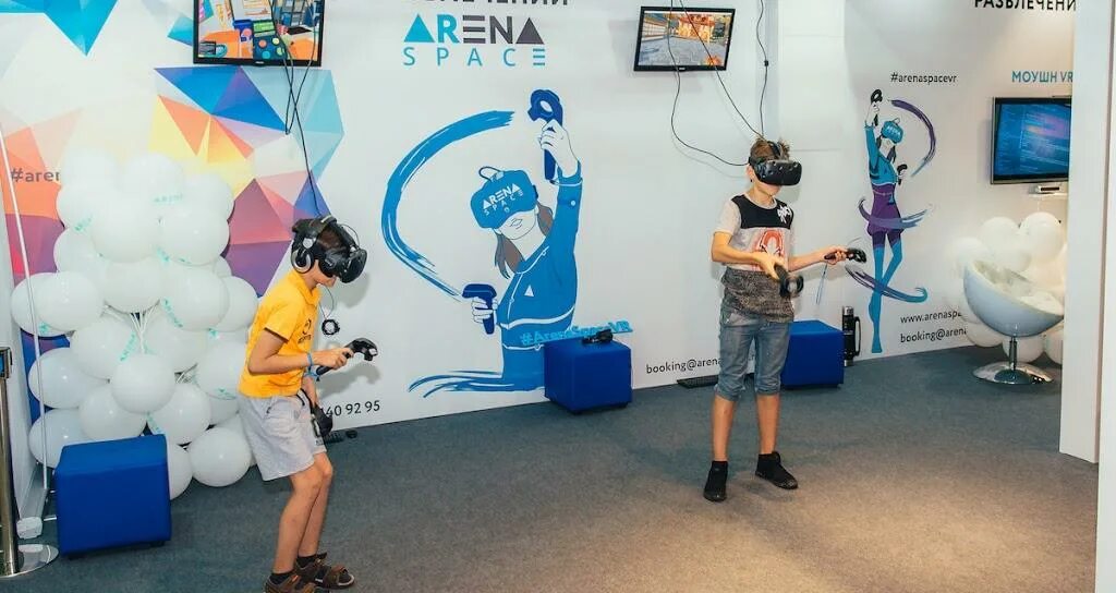 Парк виртуальных развлечений Arena Space. Arena Space Москва. Арена Спейс аттракционы. VR Арена Москва.