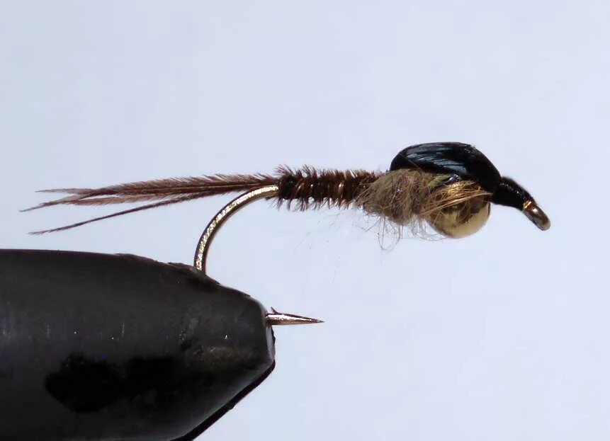 Мушка муму мушка. Мокрые мушки для нахлыста. Мушки нимфы на хариуса. Мокрая муха. Рыболовные мушки.