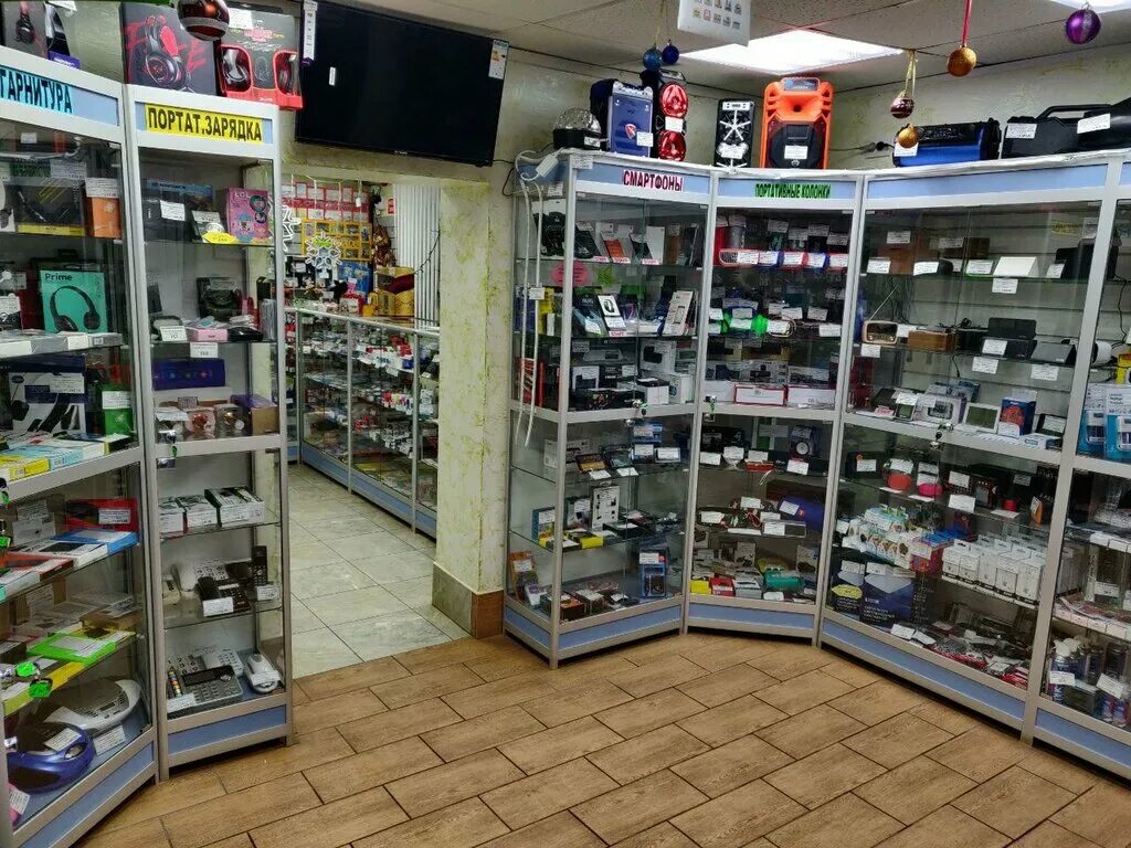 Магазин удачи приволжск. Магазины приволжский. Магазины приволжский. Площадь революции приволжск ивановская область. Магазин файтро казань.