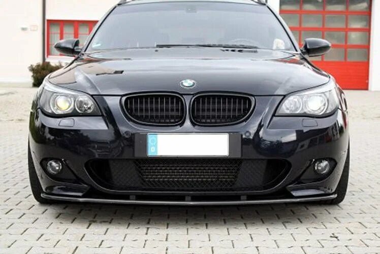 Передний бампер бмв е60. Сплиттер BMW m5 e60. М бампер БМВ е60. BMW e60 m5 сплиттер переднего бампера. BMW e60 m пакет.