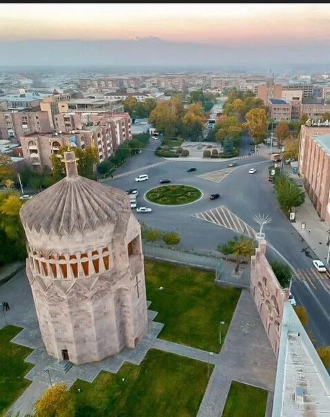 Армавир ереван. Город Эчмиадзин Армения. Вагаршапат город. Армения Эчмиадзин Армавир.