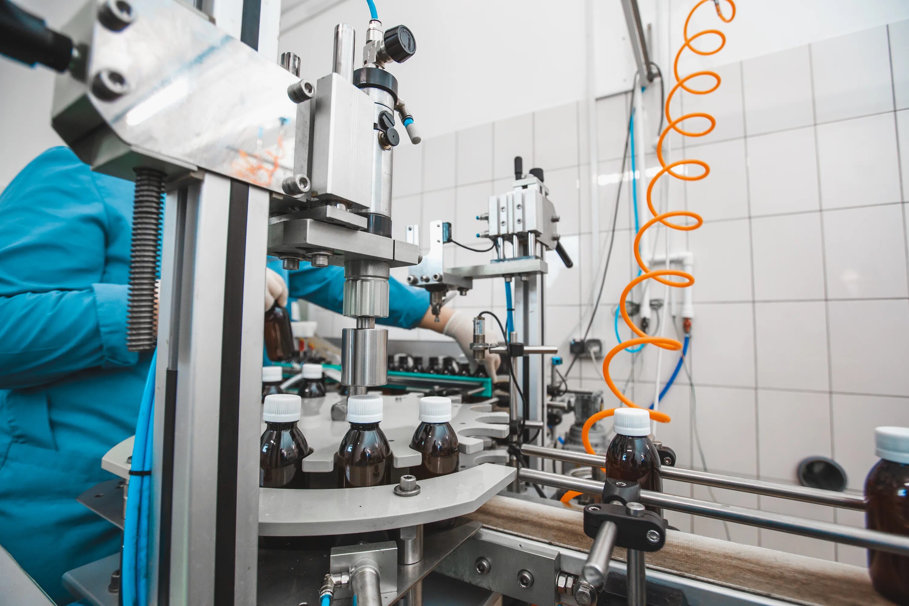 Впр физика. В лаборатории завода в запаянной. Набор лабораторной посуды (мерные цилиндры, стеклопластик, миски). Ногинск нпо "новодез". Взаимодействие сульфат калия и серной кислоты.