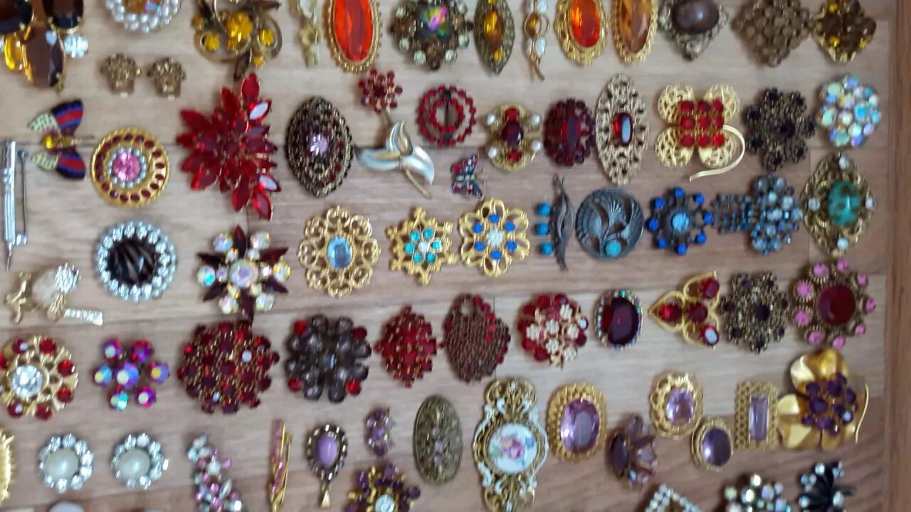 Vintage costumes, Vintage costume jewelry, Costume jewelry